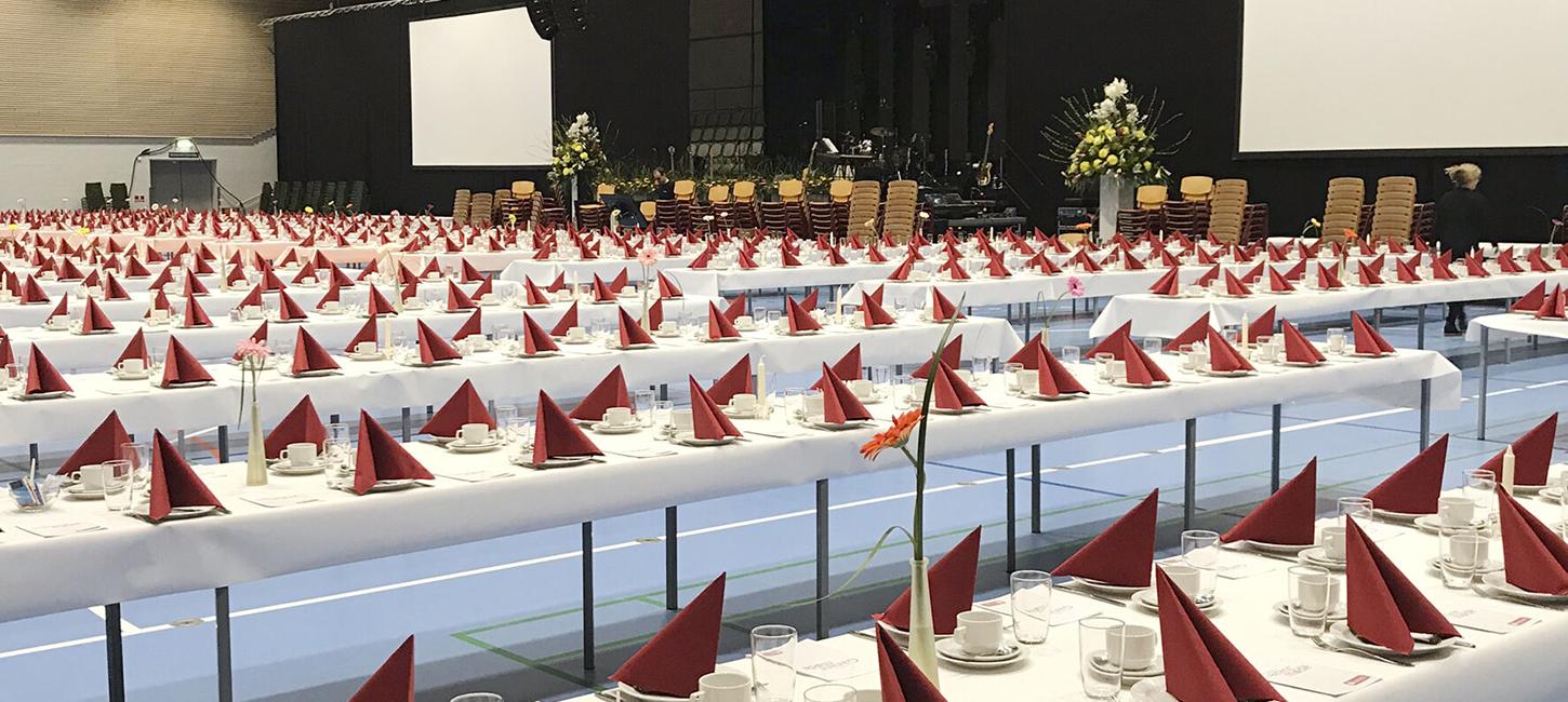 Opdækning til større events i Middelfart Sparekasse Hallerne