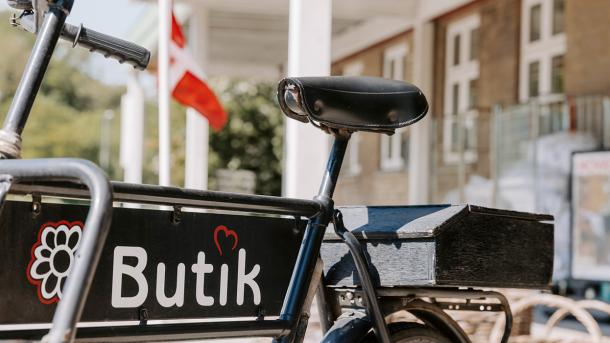 Mærk følelsen af gammel købmandsgård krydret med nærvær og lækkerier-Brenderup Hus