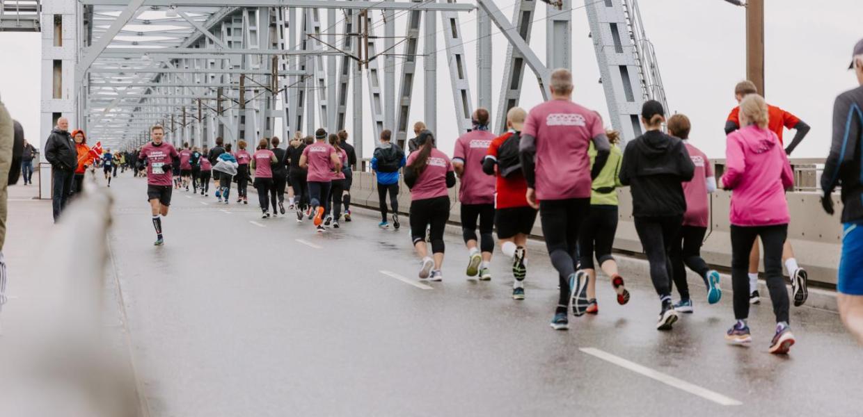 Lillebælt Halvmarathom_løbere på Den gamle Lillebæltsbro
