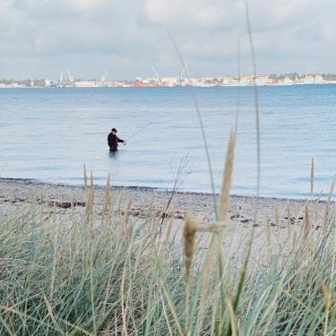 Mand på fisketur 