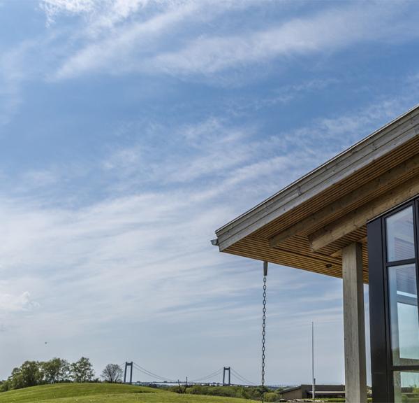 Brogaarden ligger i smuk natur i Strib ved Middelfart
