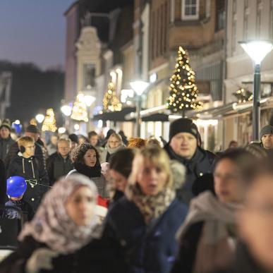 Aftenstemning og julehandel på gågaden i Middelfart