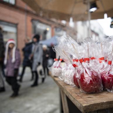 Besøg boder og stande på julemarked i Middelfart