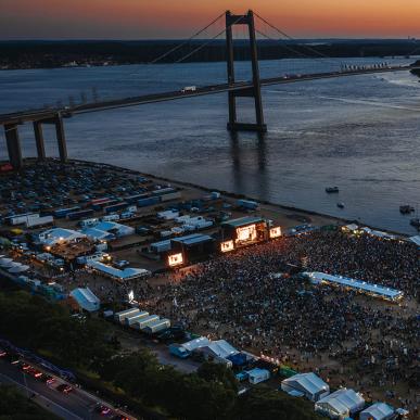 Aftenstemning Rock under broen