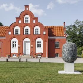 CLAY Keramikmuseum i Middelfart - oplev de mange værker i parken